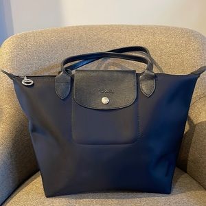 Longchamp Le Pliage shoulder tote. Black neoprene
